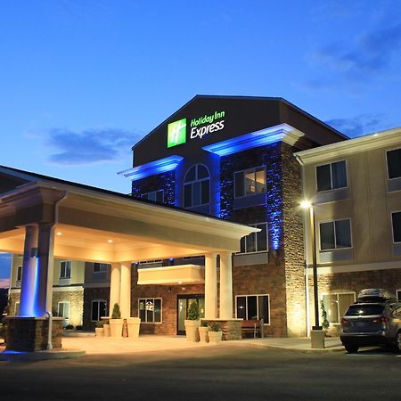 Holiday Inn Express Belle Vernon Экстерьер фото