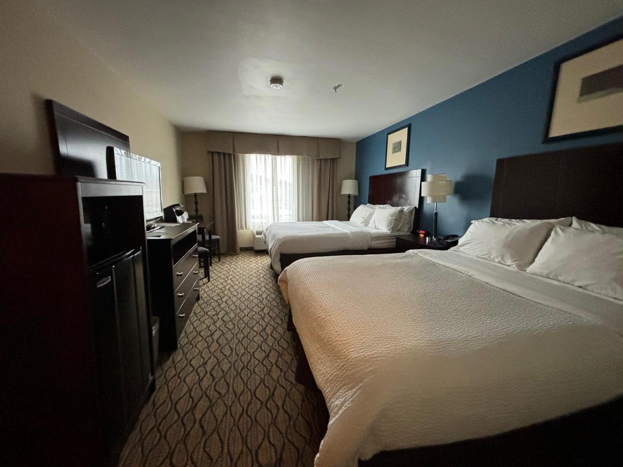 Holiday Inn Express Belle Vernon Экстерьер фото