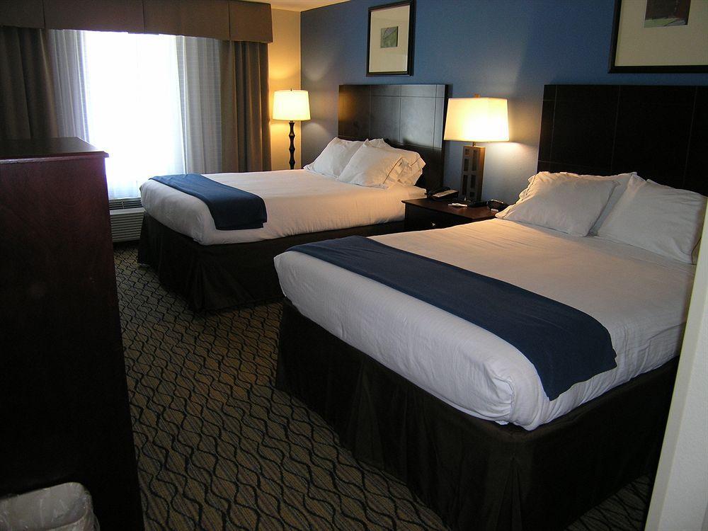 Holiday Inn Express Belle Vernon Экстерьер фото