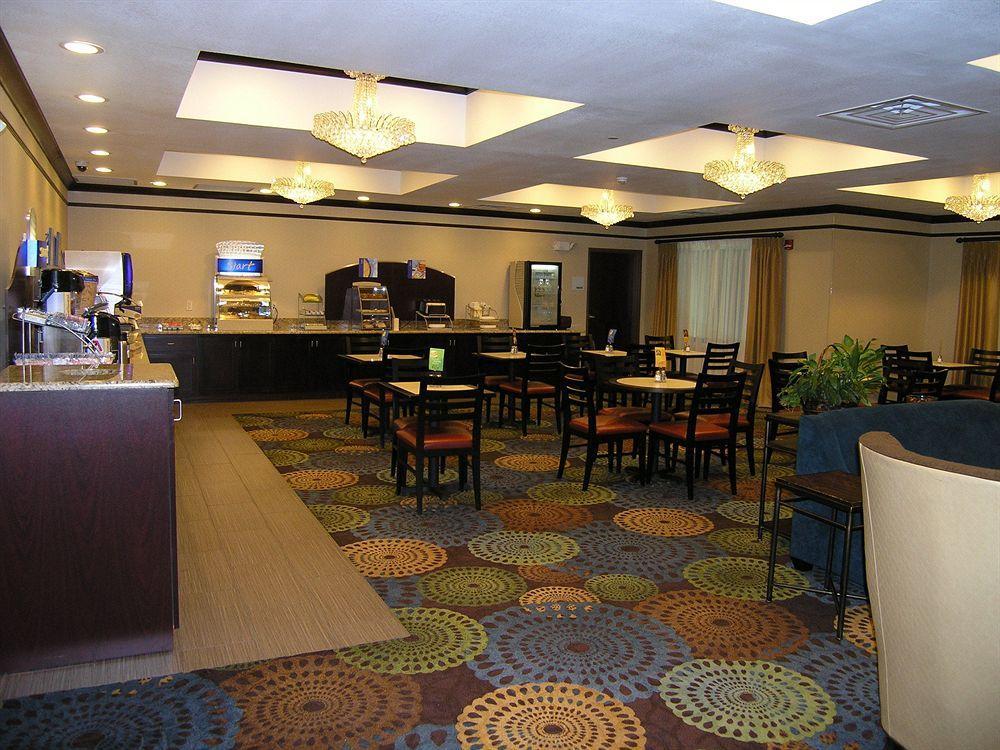 Holiday Inn Express Belle Vernon Экстерьер фото