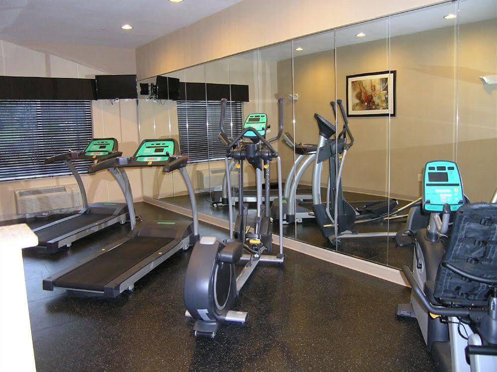 Holiday Inn Express Belle Vernon Экстерьер фото